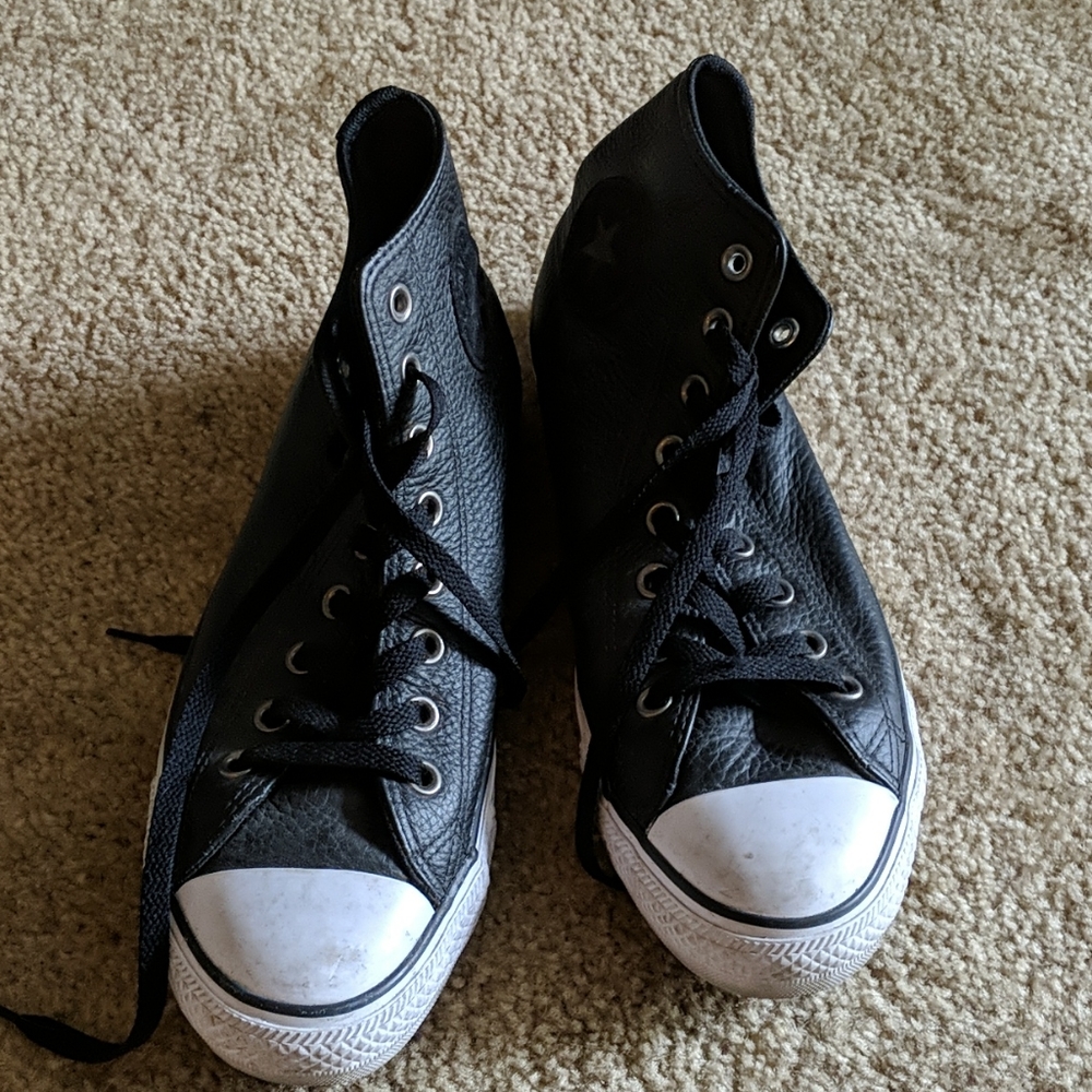 Black High-Top Men's Sneakers - Classic Casual Style